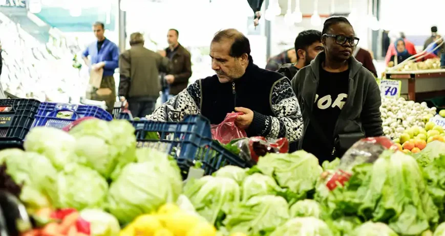 Organic farms avoid toxic inputs, improve soil health, grow clean, sustainable food that supports nature.